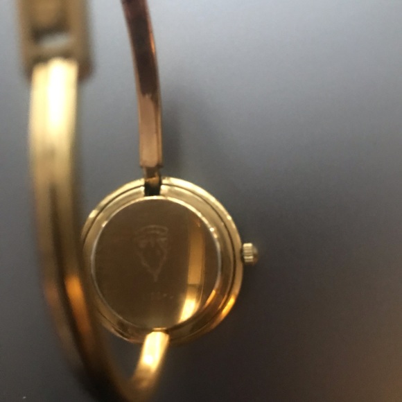 *SOLD* Authentic Gucci Bezel Watch - Picture 6 of 10